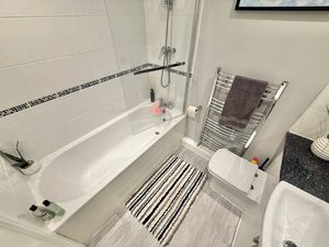 Islay Close Stanney Oaks